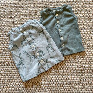 2 pack, Sleeveless button down tank vests, Green + Giraffes , Kate Quinn 3-6M